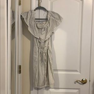 Off the shoulder dress with adjustable tie